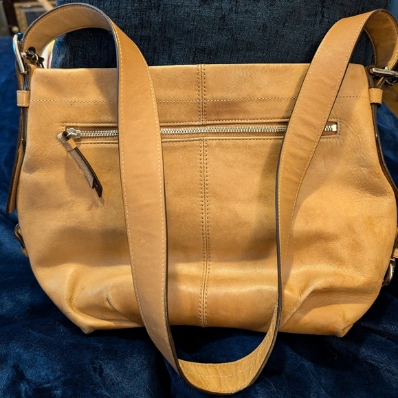 Coach Handbags - Coach Medium Tan Hobo Bag  Adjustable Straps